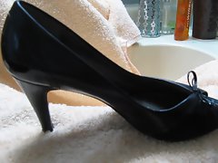 My wife&#039;s luscious black patent leather high heel