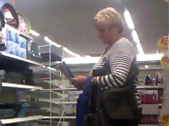 Flashing a attractive mature in store with cumshot-Flostylez