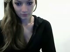 webcam slutty girl gets nude for you