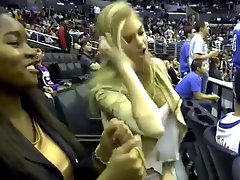 Kate Upton Teaches How To Dougie at the Clippers Game