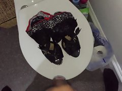 Cumming on shoes and panties